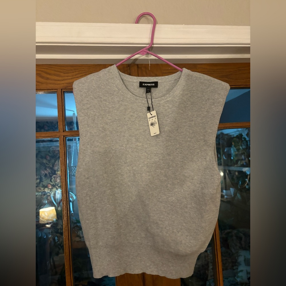 NWT Express sleeveless gray top sweater vest with shoulder pads - small